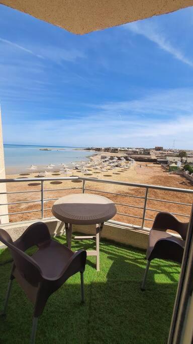 הורגהדה Casablanca Beach Direct Sea View Tow Bedroom Apartment מראה חיצוני תמונה